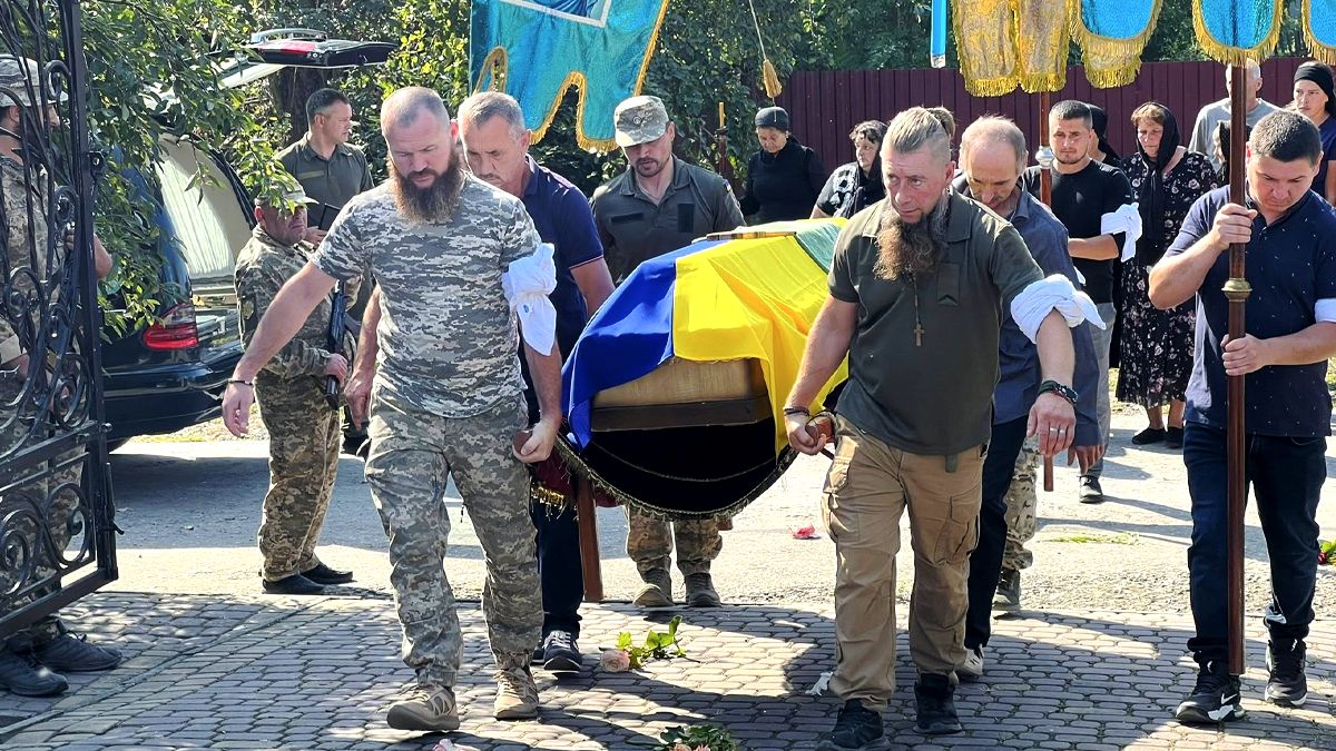 На Городенківщині пройшов чин похорону захисника Миколу Миронюка 6