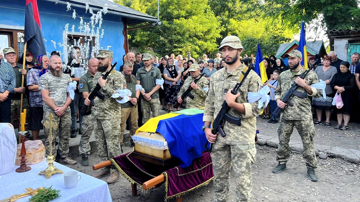 На Городенківщині пройшов чин похорону захисника Миколу Миронюка 2