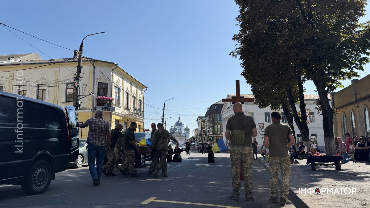 У Коломиї зустріли скорботний кортеж захисника Ігоря Торговцева 2