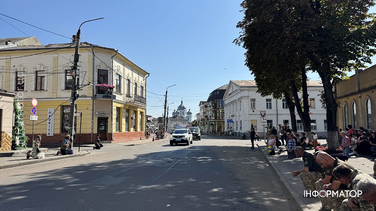 У Коломиї зустріли скорботний кортеж захисника Ігоря Торговцева 1