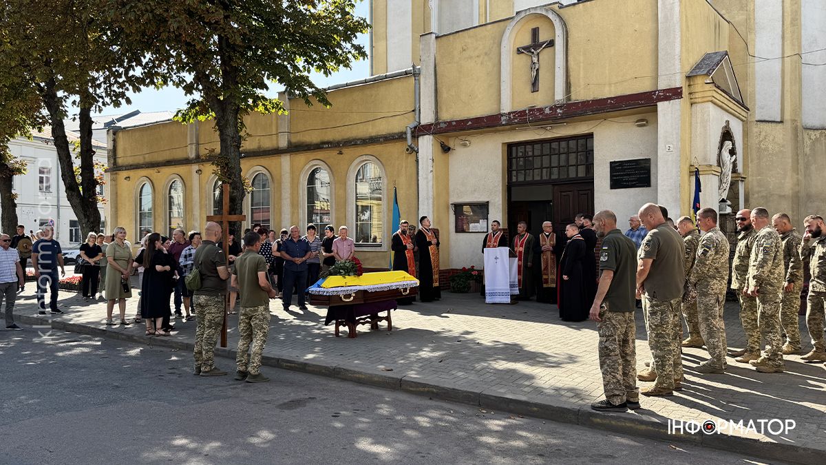 У Коломиї зустріли скорботний кортеж захисника Ігоря Торговцева 4