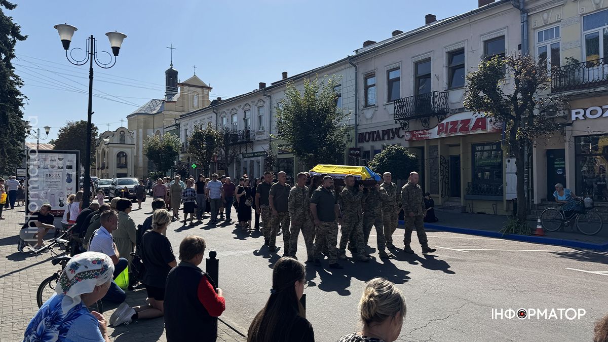 У Коломиї зустріли скорботний кортеж захисника Ігоря Торговцева 7