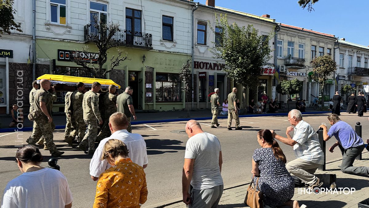 У Коломиї зустріли скорботний кортеж захисника Ігоря Торговцева 8