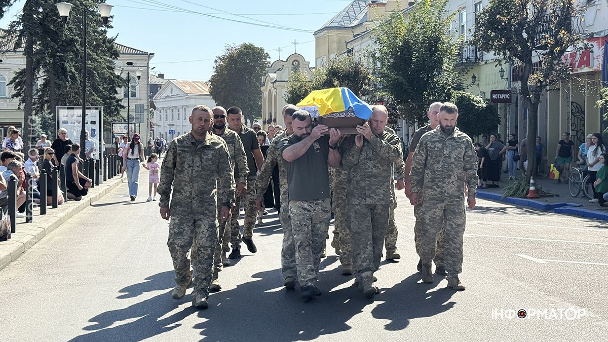 У Коломиї зустріли скорботний кортеж захисника Ігоря Торговцева 9