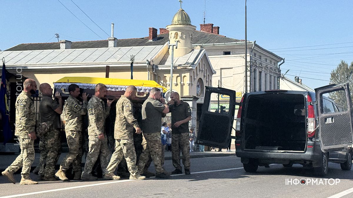 У Коломиї зустріли скорботний кортеж захисника Ігоря Торговцева 18