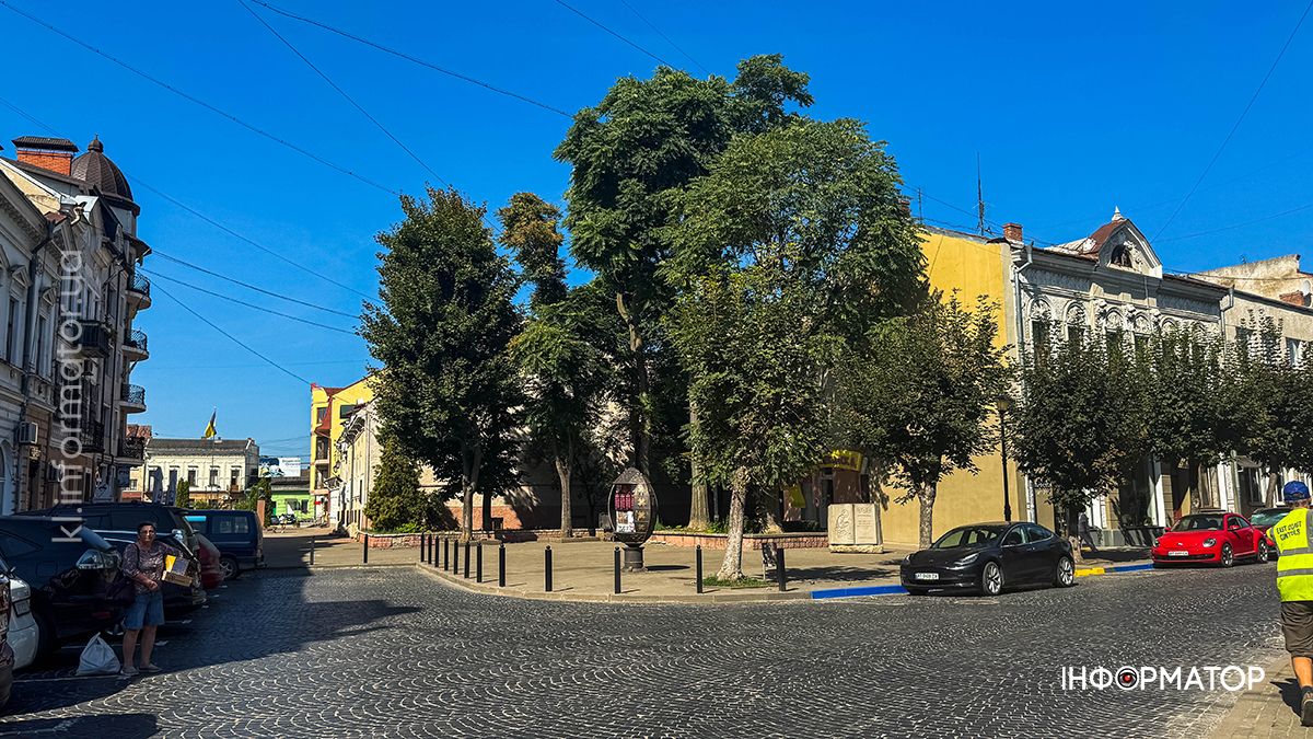 Коломия на роздоріжжі сезонів: фоторепортаж із серця міста 14