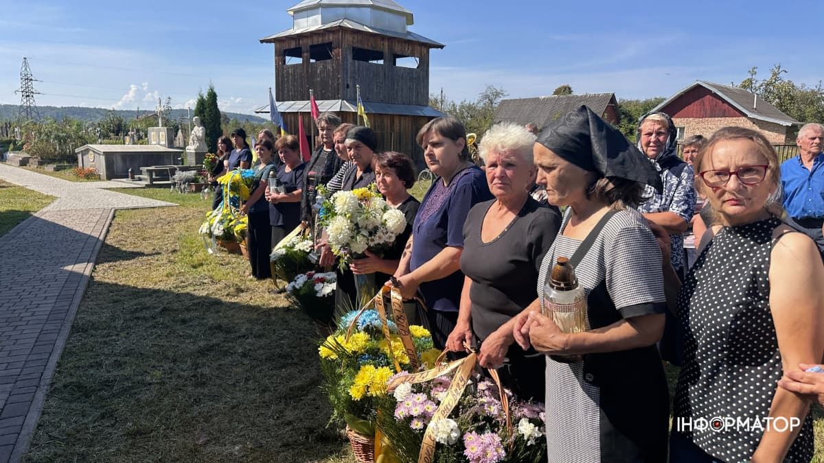 У Королівці в останню дорогу провели воїна Ігоря Торговцева 9