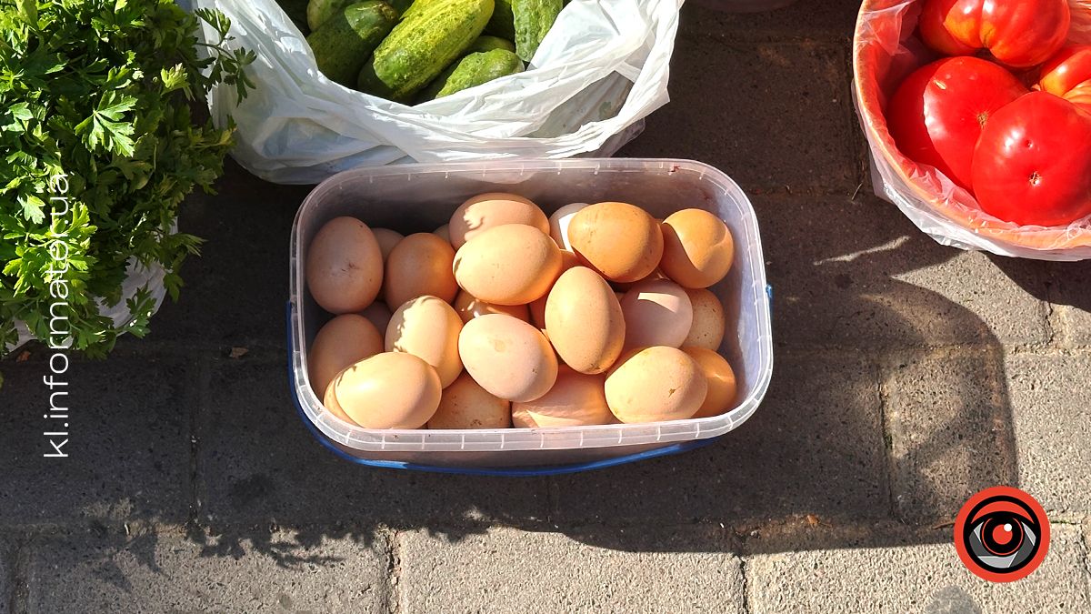 Скільки коштують яйця на ринку та в магазинах Коломиї