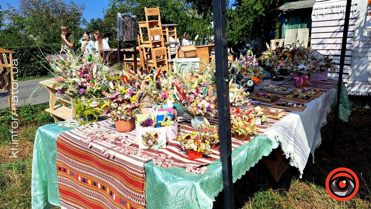 Благодійні фестини ремесел "Відродження на Толоці" стартували у Корничі 2