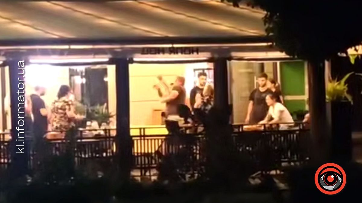 Побилися два службовці ТЦК: очевидиця розповіла вражаючі деталі бійки у кафе