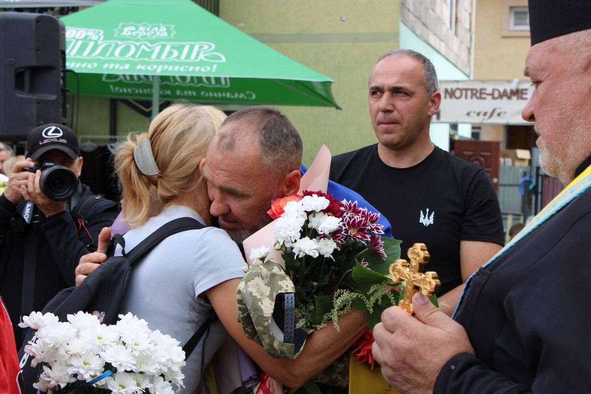 Нарешті вдома: на рідну Гуцульщину повернувся звільнений з полону воїн Володимир Кутовий 8