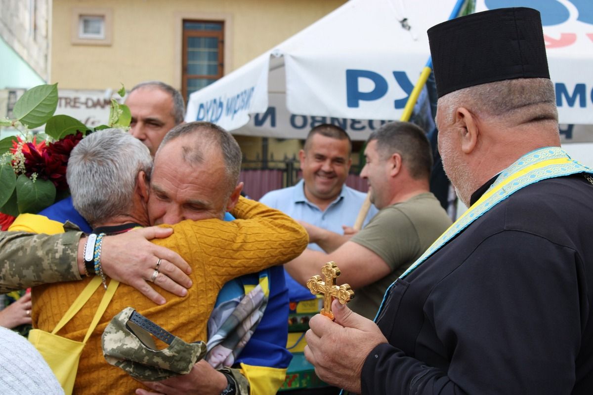 Нарешті вдома: на рідну Гуцульщину повернувся звільнений з полону воїн Володимир Кутовий 7
