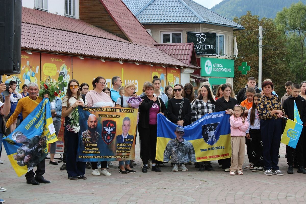 Нарешті вдома: на рідну Гуцульщину повернувся звільнений з полону воїн Володимир Кутовий 14