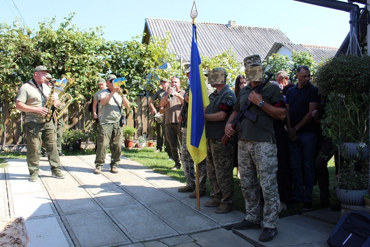 Делятинська громада провела в останню дорогу воїна Бучковського Олександра 1