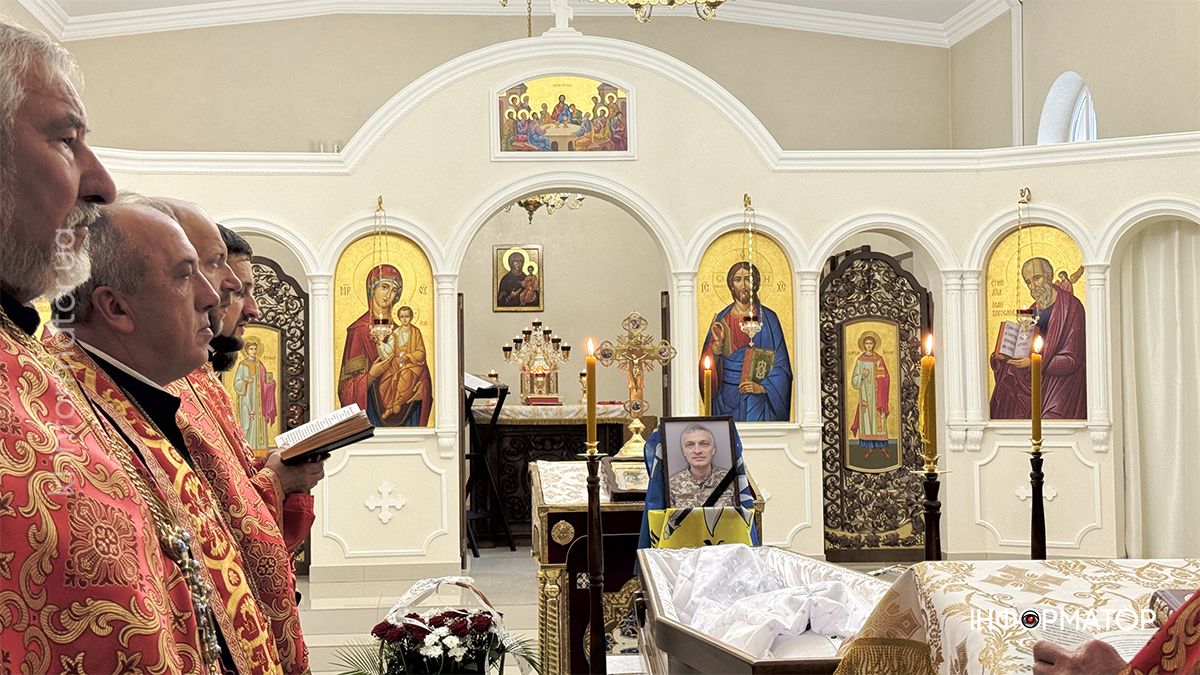 На вічний спочинок у Коломиї провели ветерана та волонтера Віталія Марціновського 2