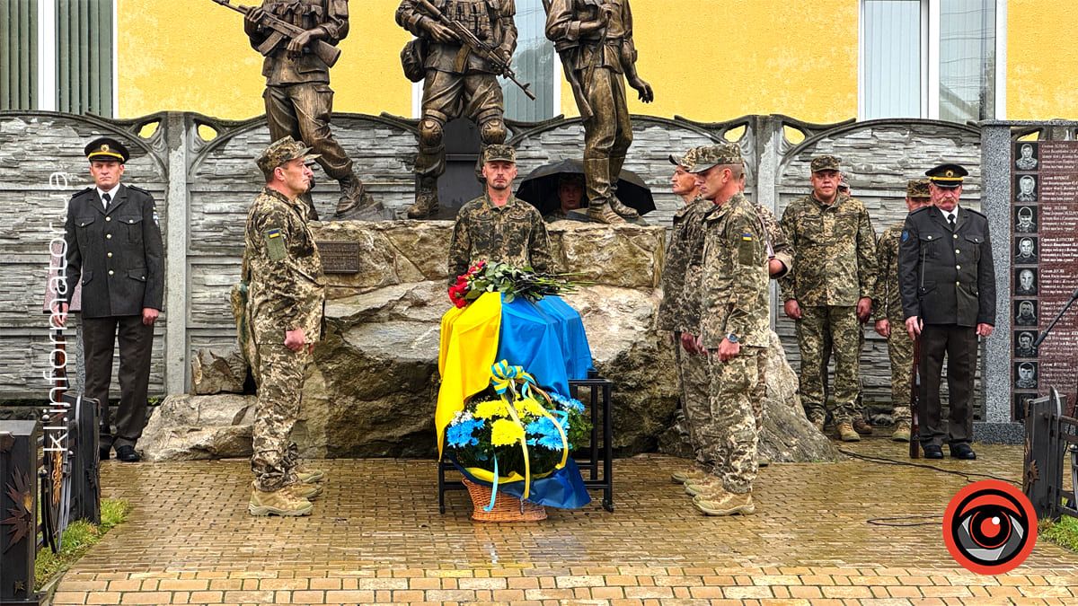 На вічний спочинок у Коломиї провели ветерана та волонтера Віталія Марціновського 7