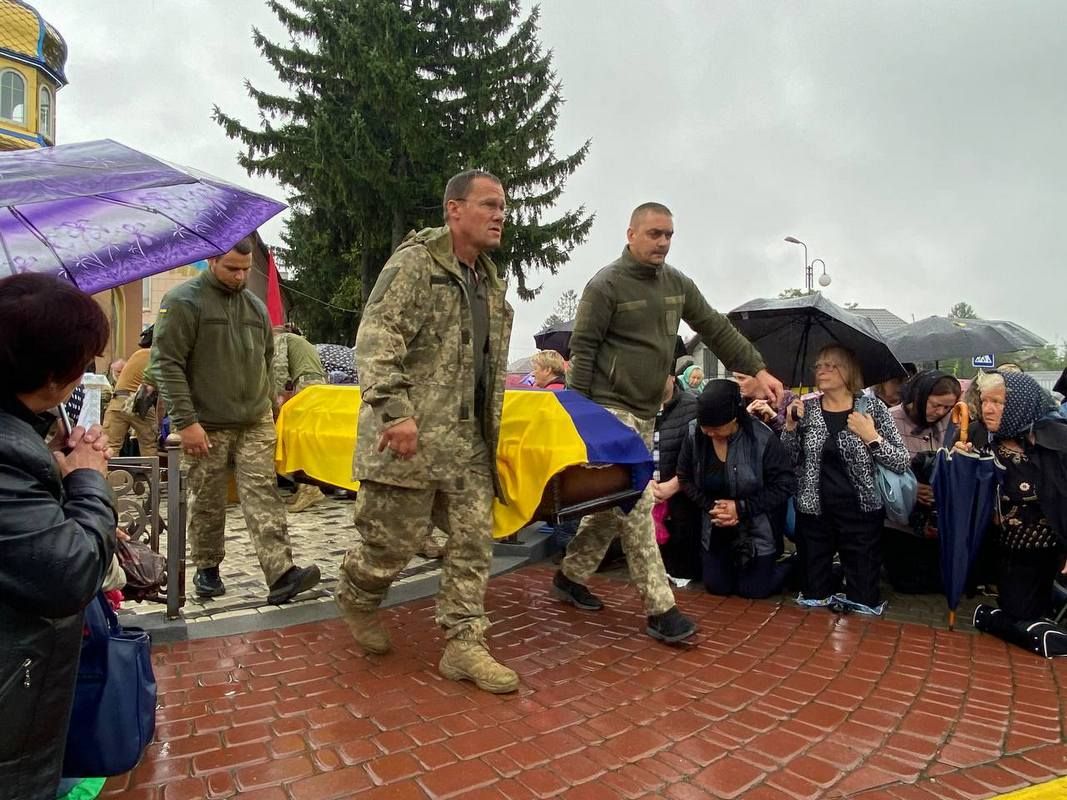 На Городенківщину повернулися два загиблих захисника - Василь Лиско та Іван Рудяк 9