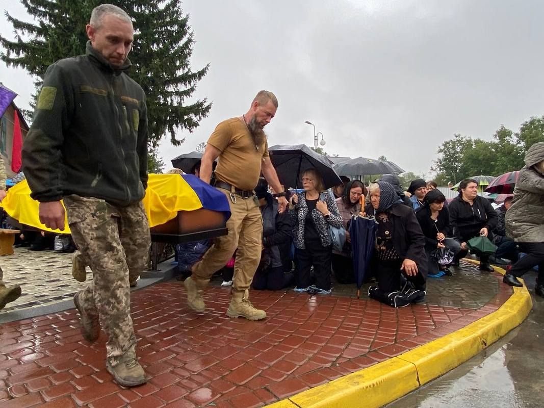 На Городенківщину повернулися два загиблих захисника - Василь Лиско та Іван Рудяк 8