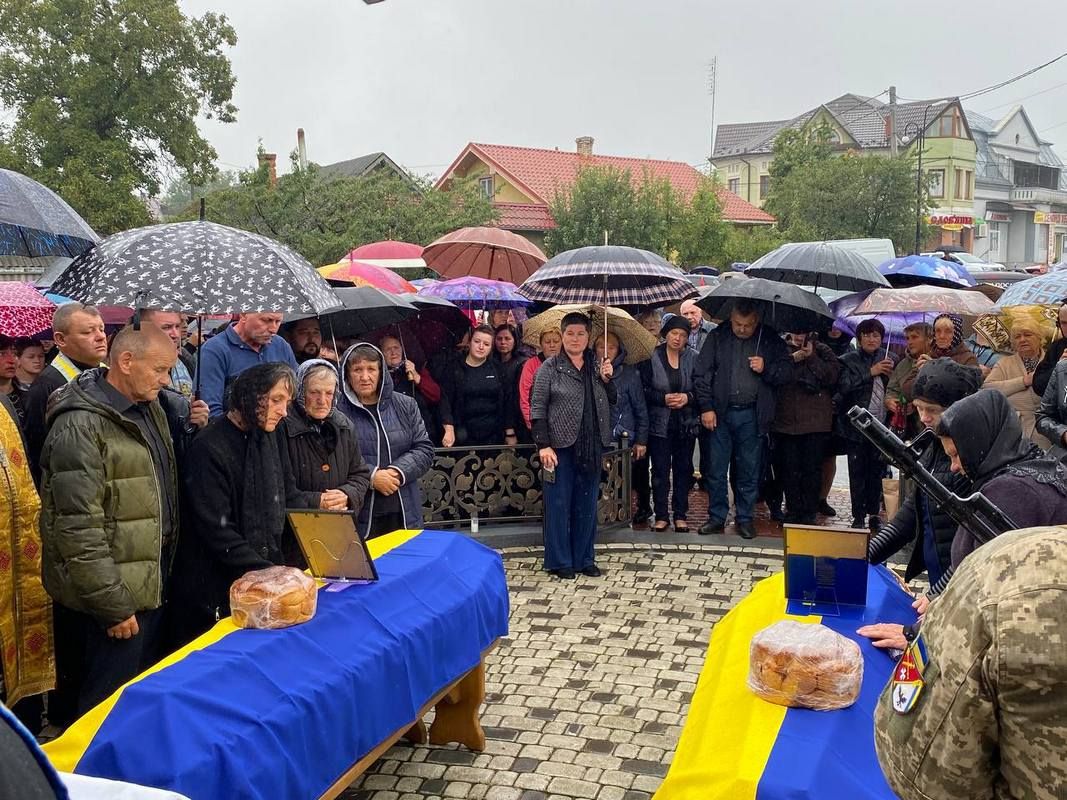 На Городенківщину повернулися два загиблих захисника - Василь Лиско та Іван Рудяк 4