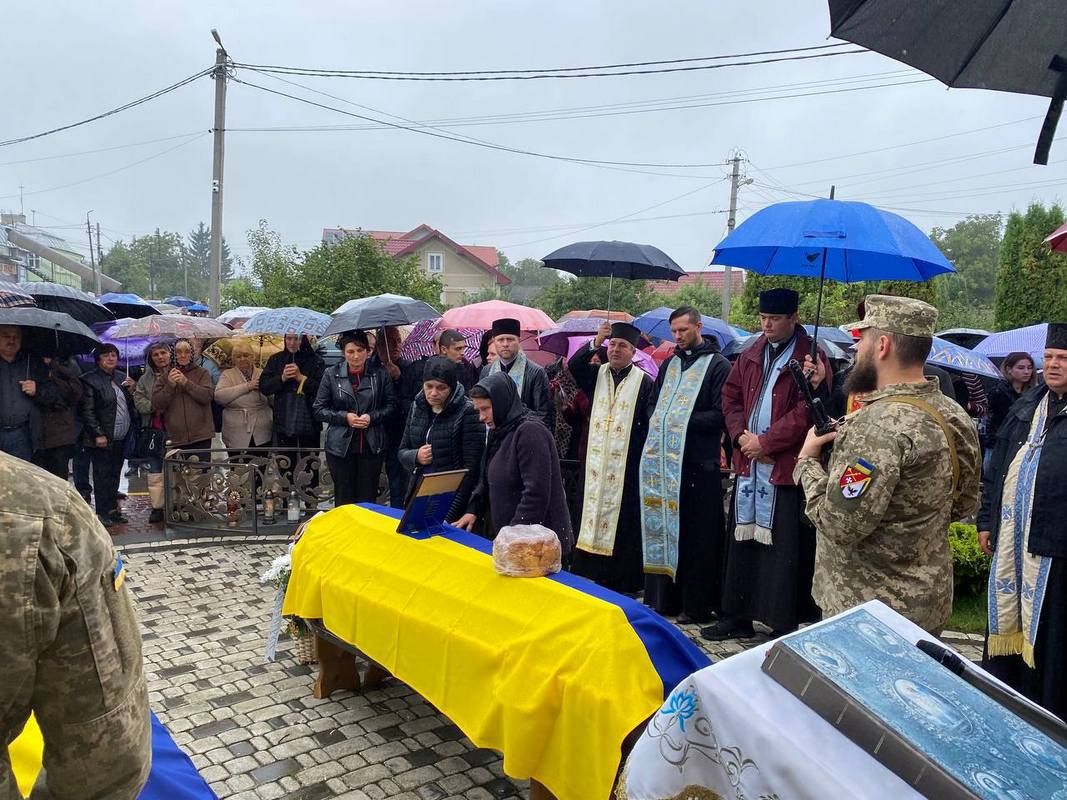 На Городенківщину повернулися два загиблих захисника - Василь Лиско та Іван Рудяк 3