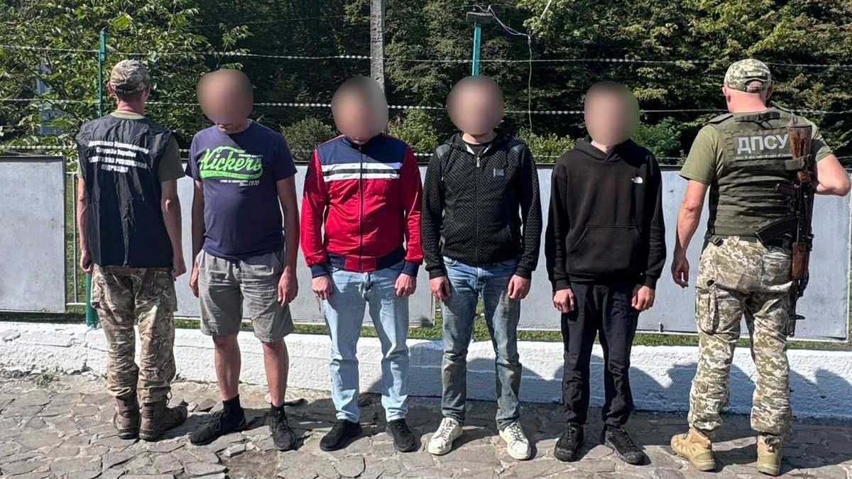 Прикарпатця із трьома компаньйонами затримували під кордоном з пострілами