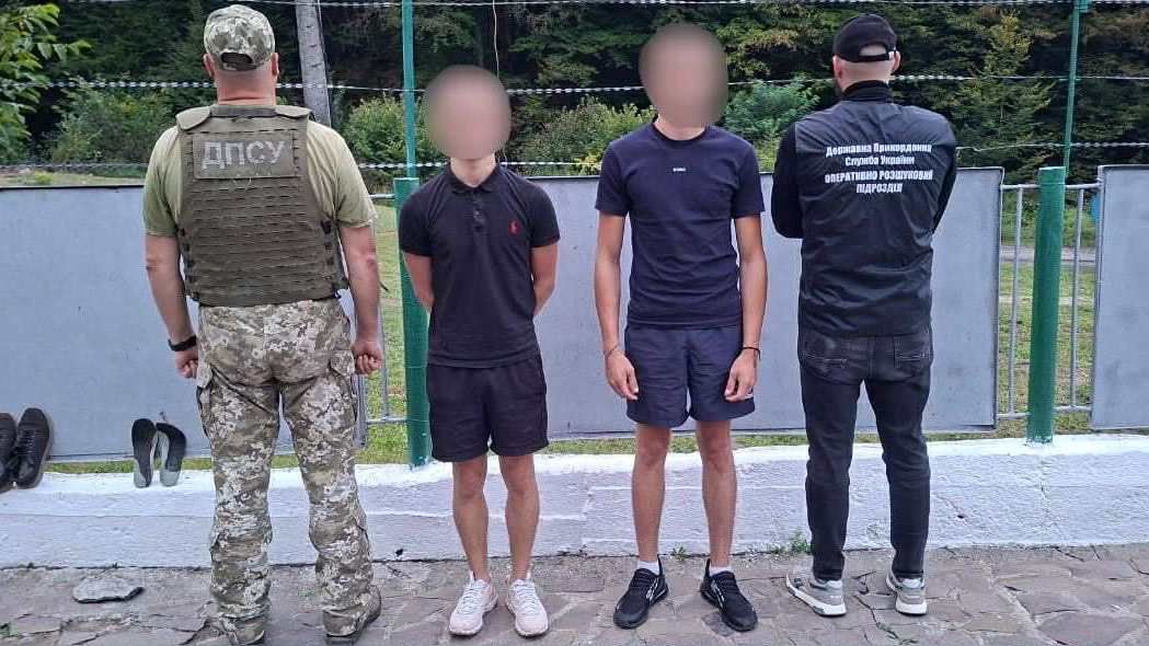 Прикарпатця із трьома компаньйонами затримували під кордоном з пострілами 1