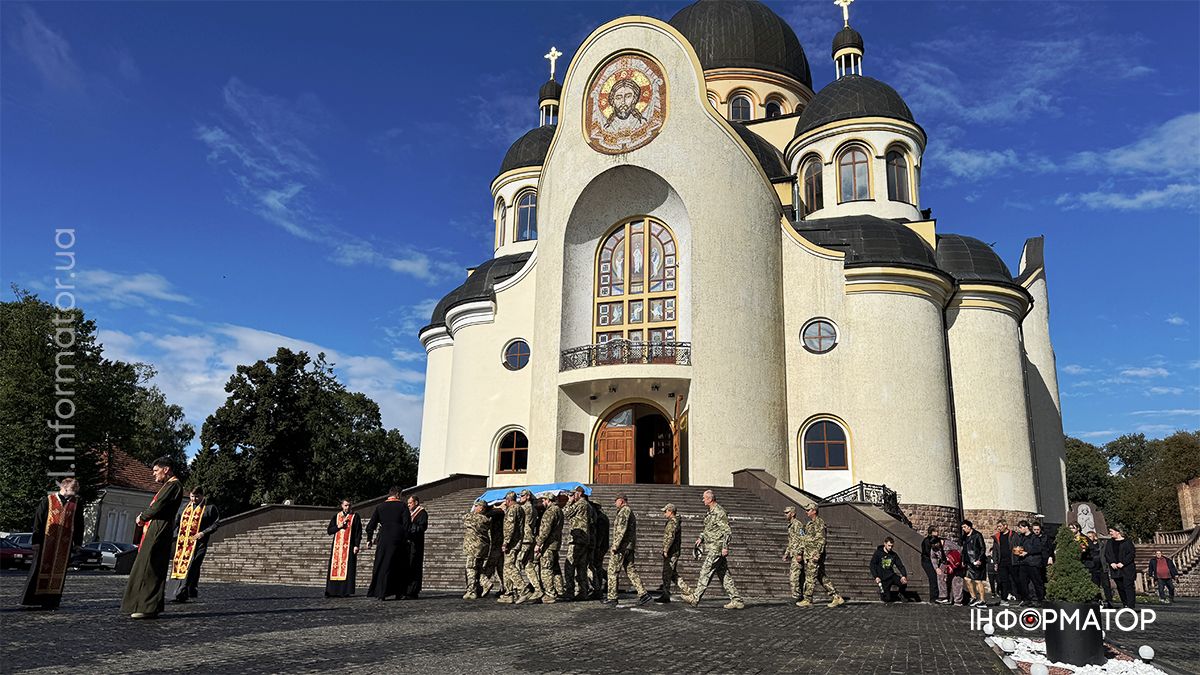 В останню путь коломияни провели воїна Сергія Гриджука 2
