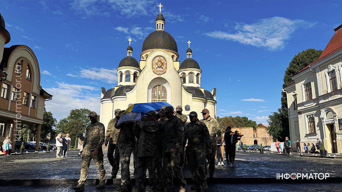 В останню путь коломияни провели воїна Сергія Гриджука 3