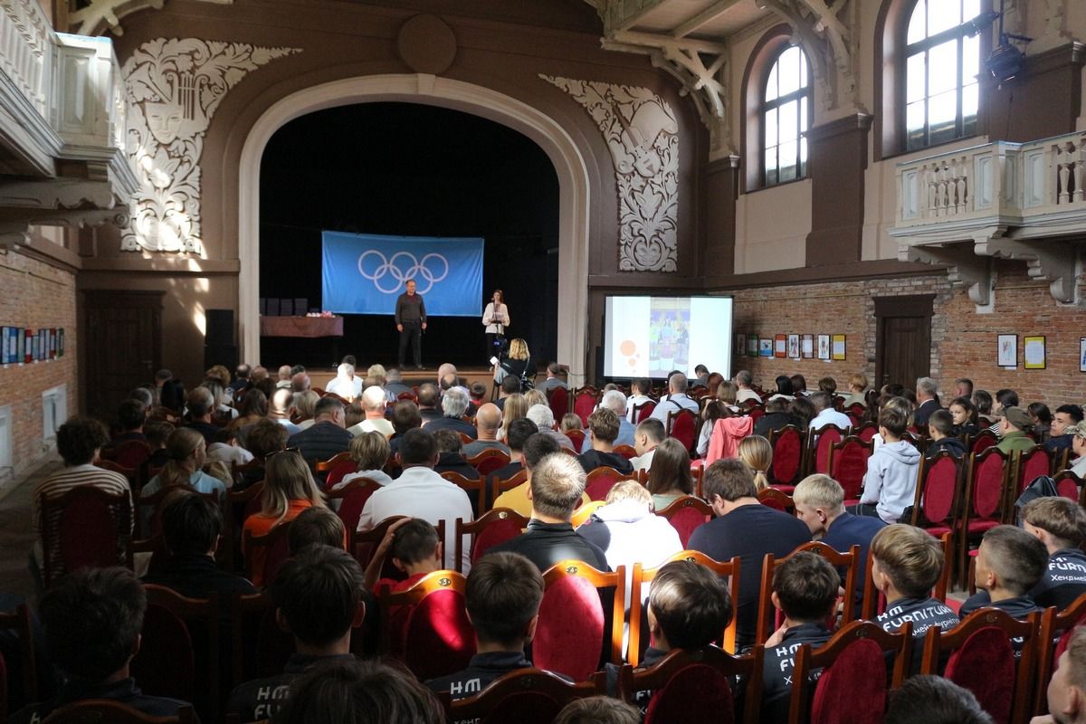 У Коломиї вручили нагороди до Дня фізичної культури і спорту 12