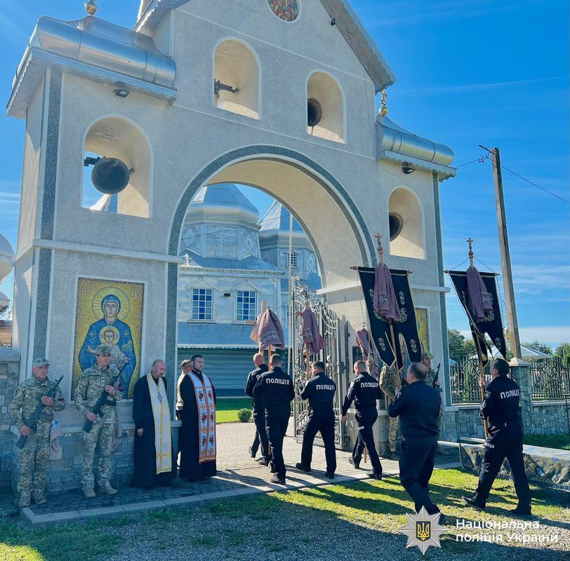 На Косівщині відбулося прощання із поліцейським Євгеном Рубаняком, який загинув на війні 9