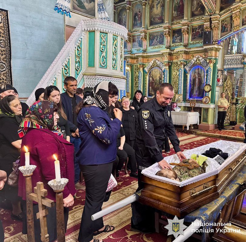 На Косівщині відбулося прощання із поліцейським Євгеном Рубаняком, який загинув на війні 7