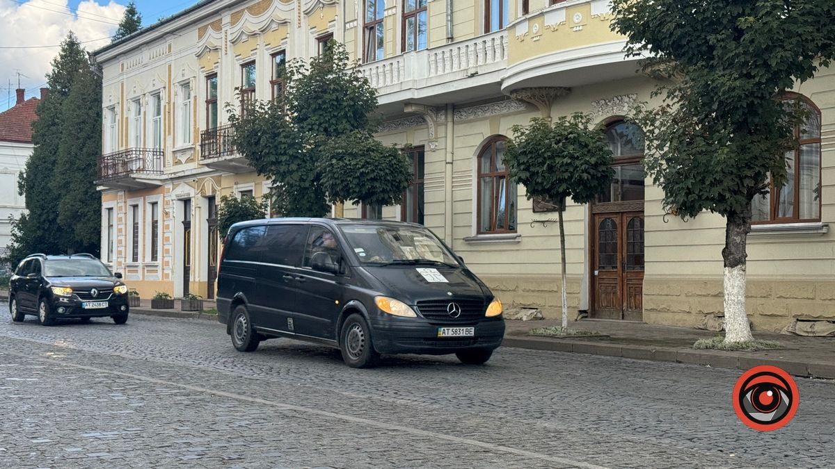 На вічний спочинок до Коломиї повернувся воїн Володимир Вовчук 2