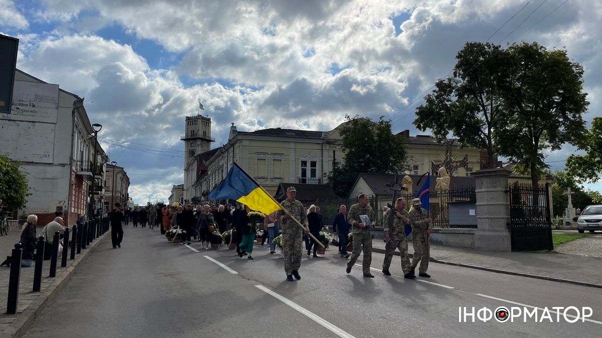 У Коломиї провели на вічний спочинок захисника Володимира Вовчука 17