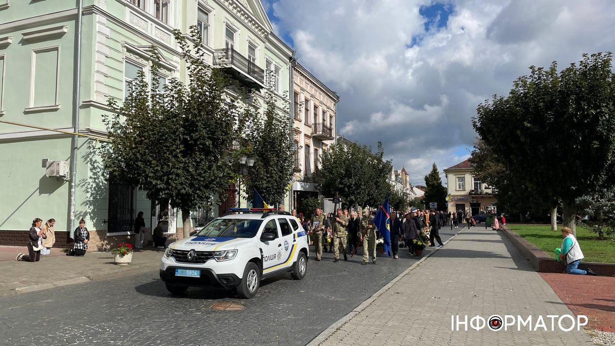 У Коломиї провели на вічний спочинок захисника Володимира Вовчука 11