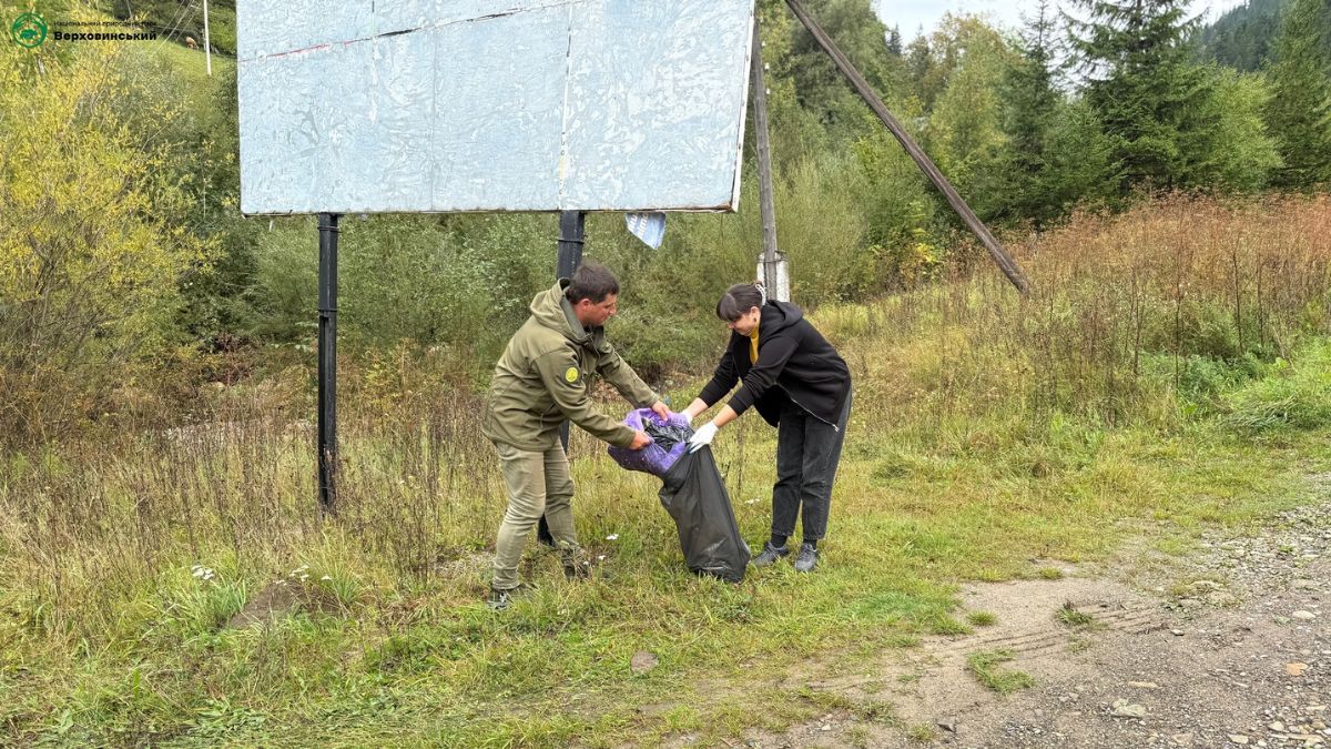 Працівники нацпарку “Верховинський” та учні Криворівнянського ліцею долучилися до Всесвітнього дня прибирання 3