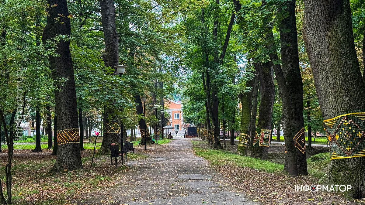 Тиха краса: вересневий парк Коломиї у фоторепортажі 17