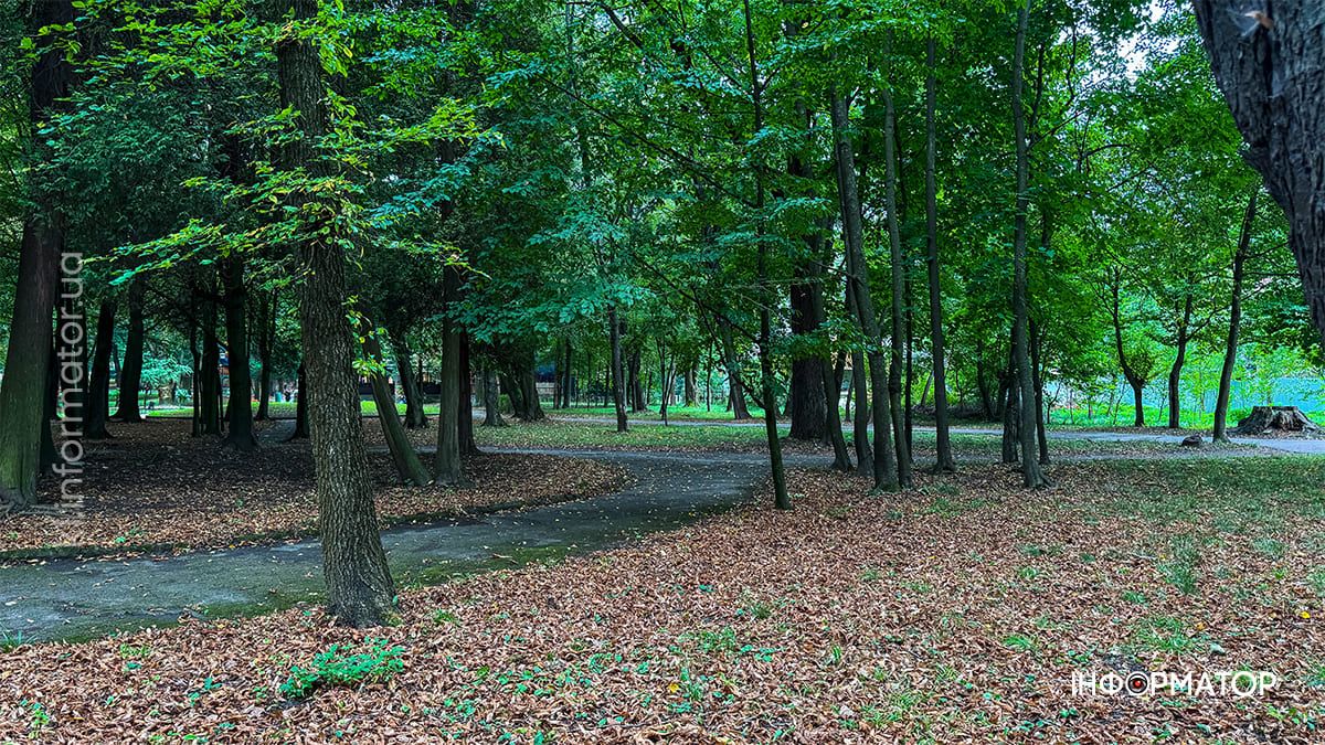 Тиха краса: вересневий парк Коломиї у фоторепортажі 10