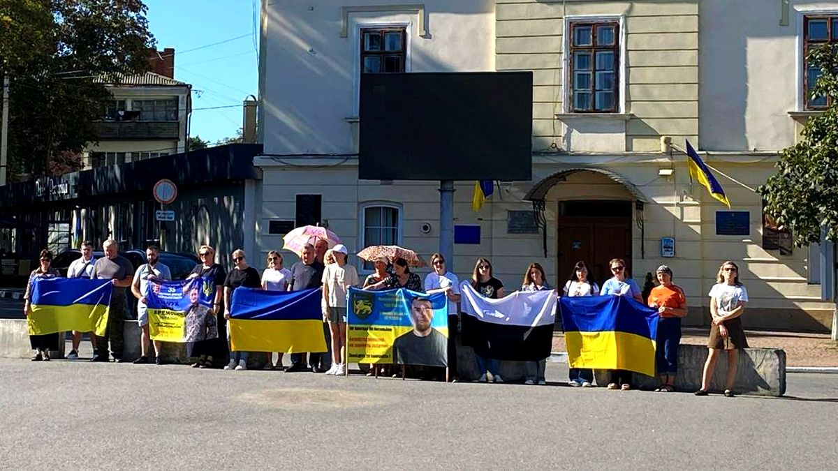 Акцію-нагадування про полонених та безвісти зниклих військовослужбовців провели у Снятині