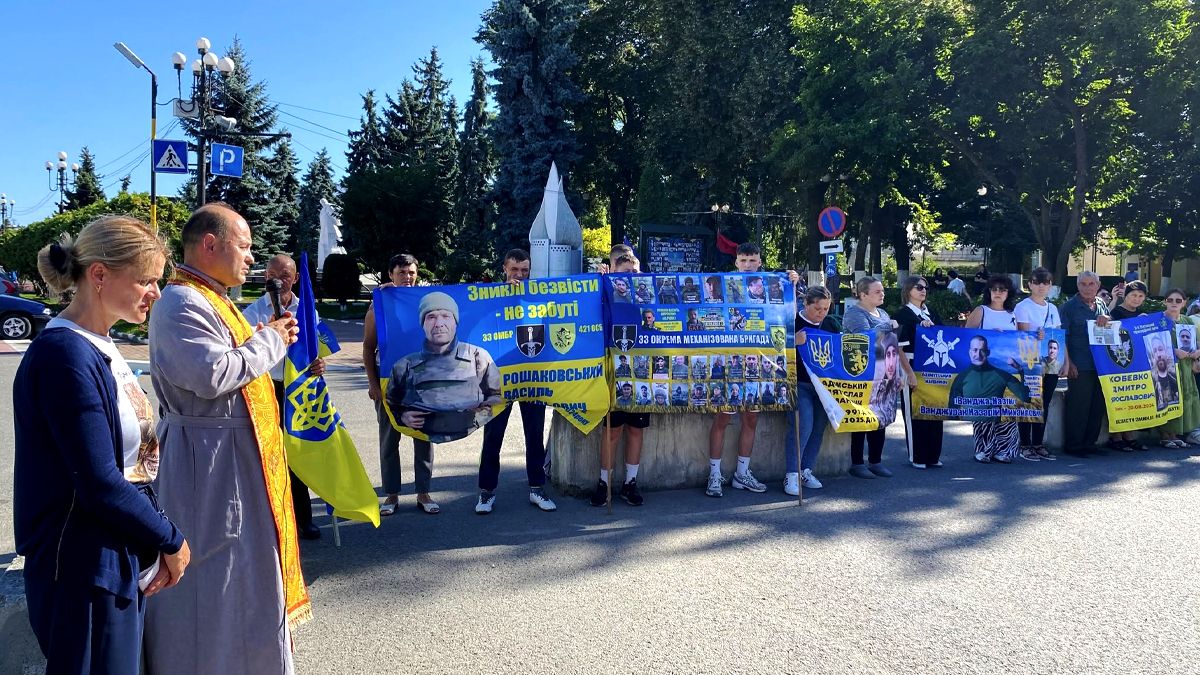 Акцію-нагадування про полонених та безвісти зниклих військовослужбовців провели у Снятині 1