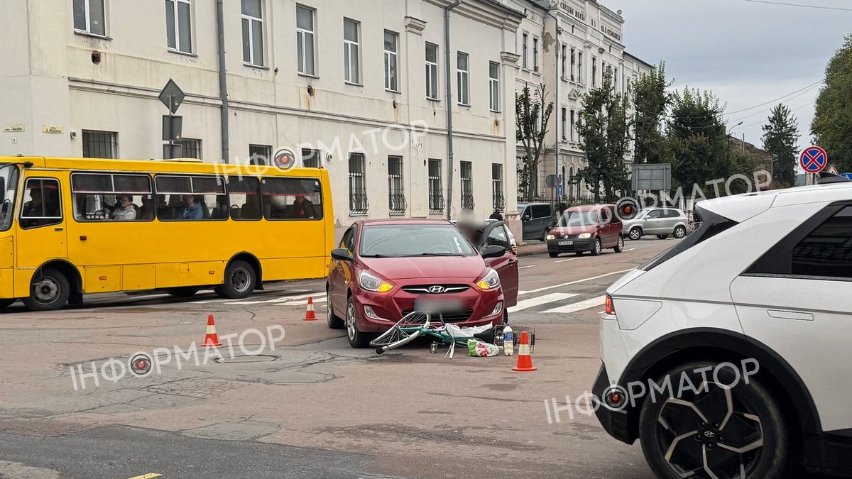 Ранкова ДТП у центрі Коломиї: рух частково ускладнено 1