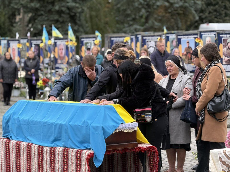 В Отинії віддали шану загиблому "едельвейсу" Руслану Кварцяному 5