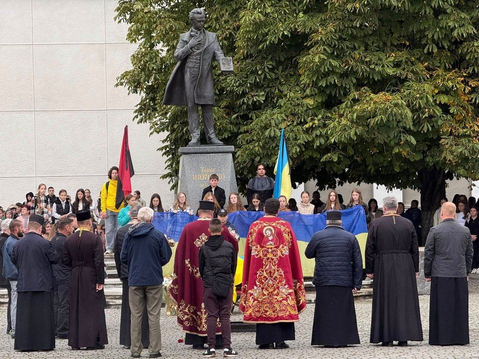 В Отинії віддали шану загиблому "едельвейсу" Руслану Кварцяному 4