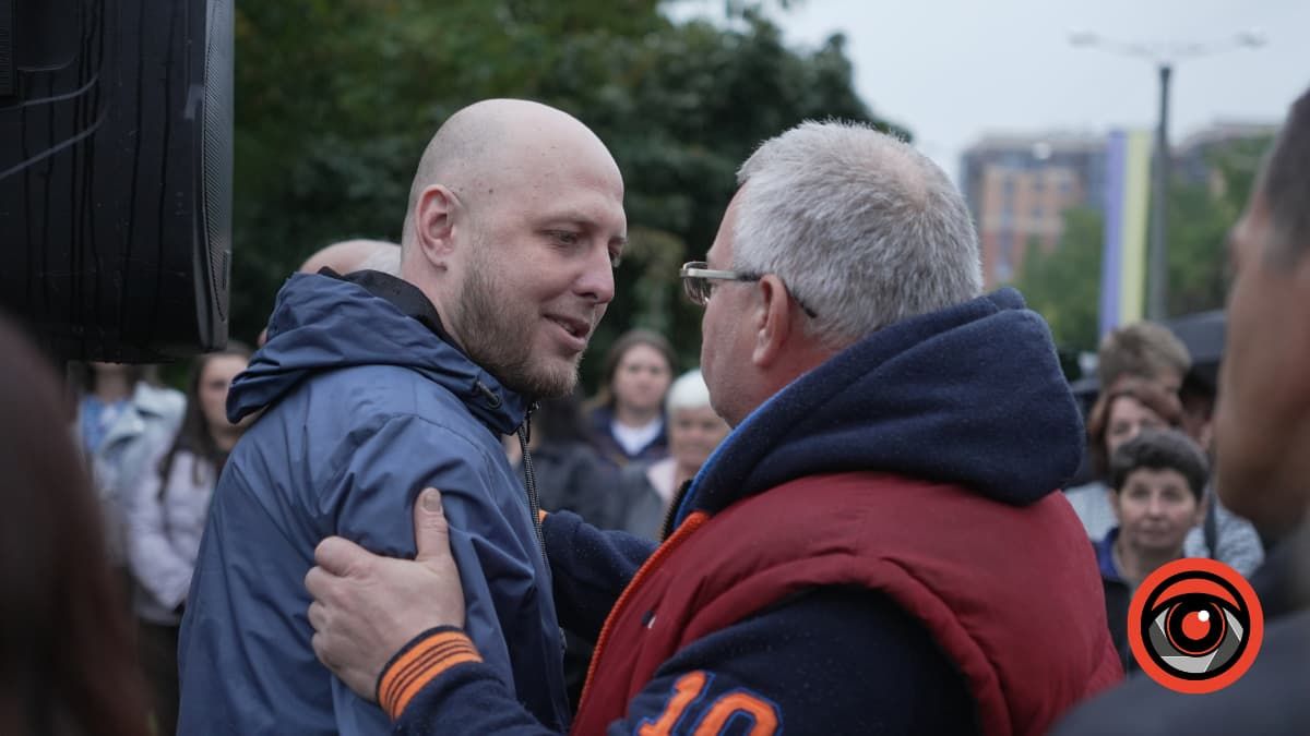 На Івано-Франківщині урочисто зустріли звільненого з полону воїна Ярослава Гелема 2