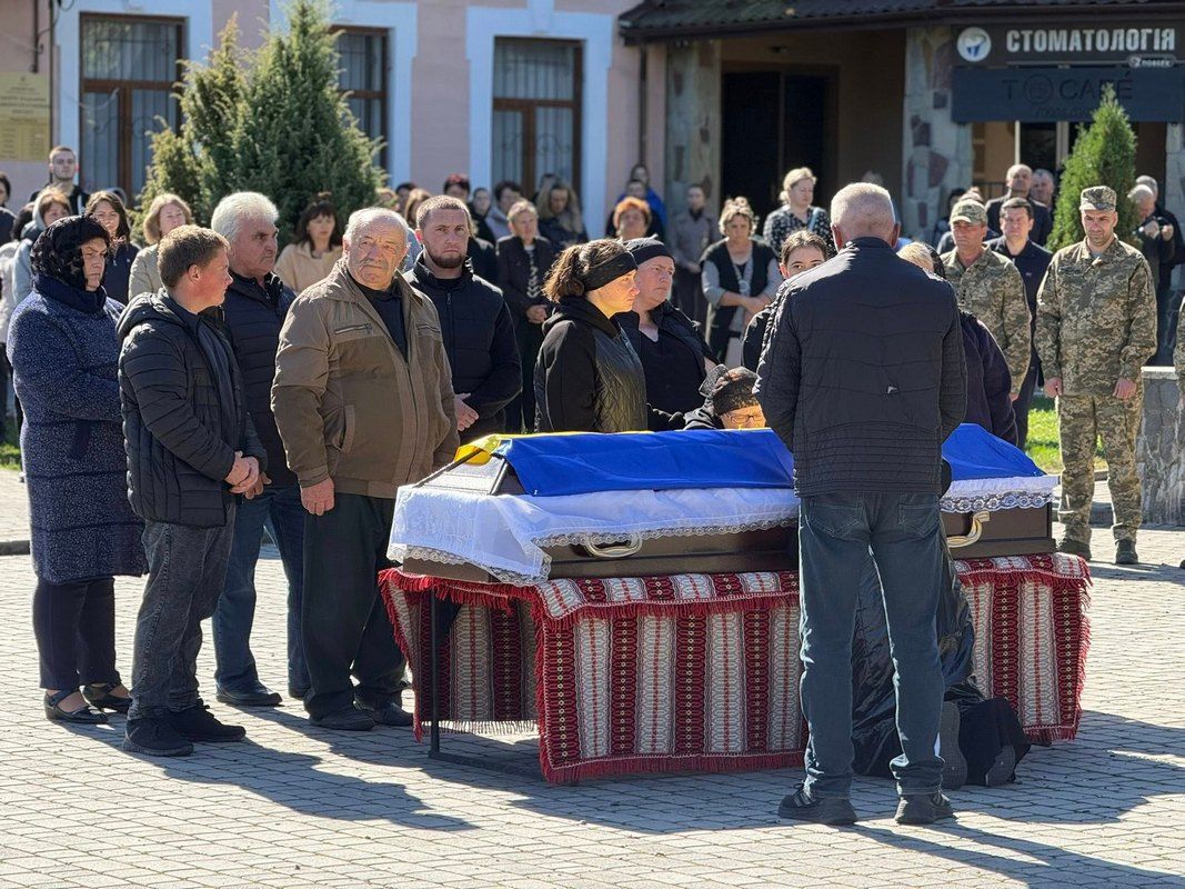 Рік вважався зниклим безвісти: "на щиті" повернувся воїн Любомир Вікоброда з Коломийщини 3