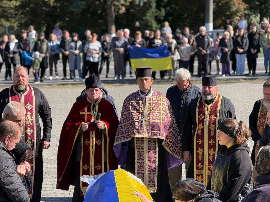 Рік вважався зниклим безвісти: "на щиті" повернувся воїн Любомир Вікоброда з Коломийщини 4