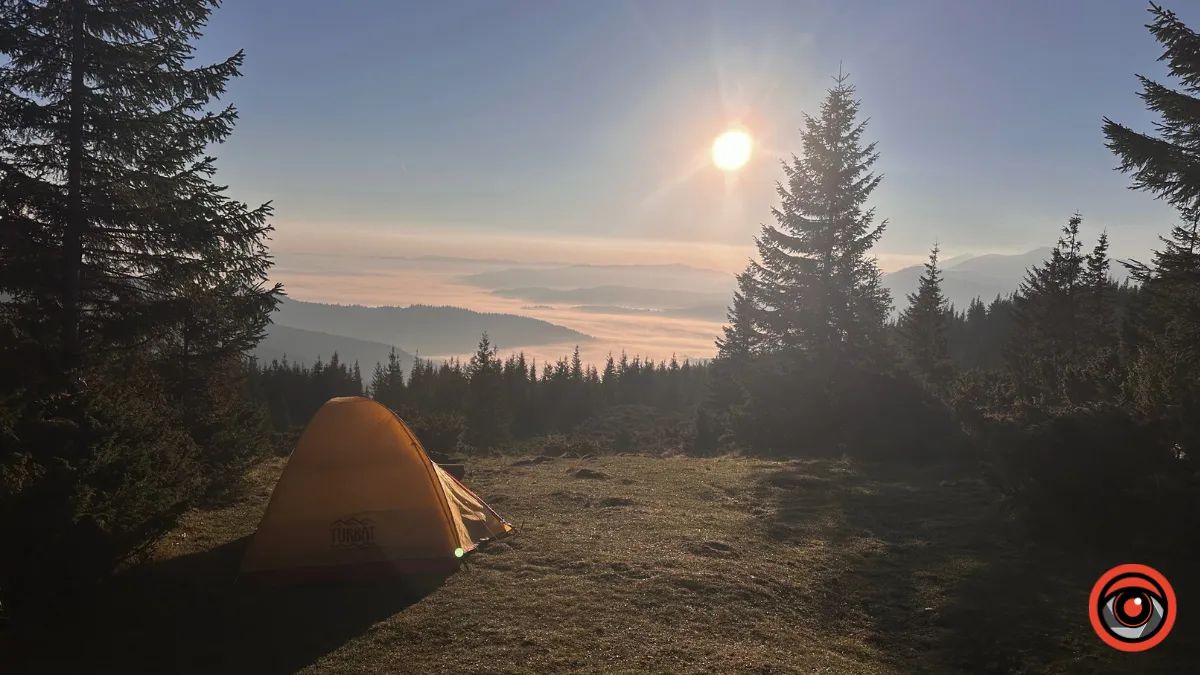 2,5 млн туристів на Прикарпатті щороку: що люди залишають після себе у Карпатах?