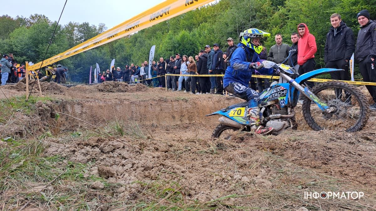 Гори, мотоцикли та шалена енергія: на Коломийщині відбулись змагання з хард-ендуро "O’Kurwaaa Bobr" 1