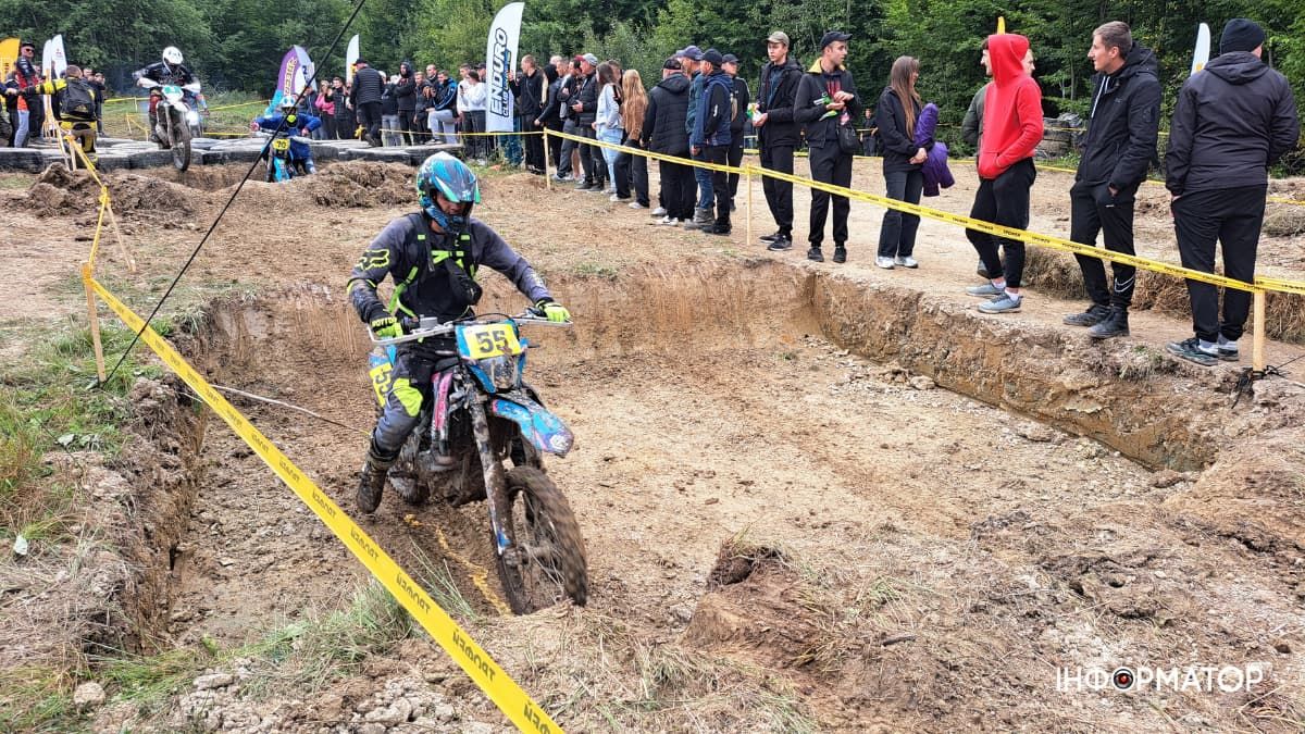 Гори, мотоцикли та шалена енергія: на Коломийщині відбулись змагання з хард-ендуро "O’Kurwaaa Bobr" 2
