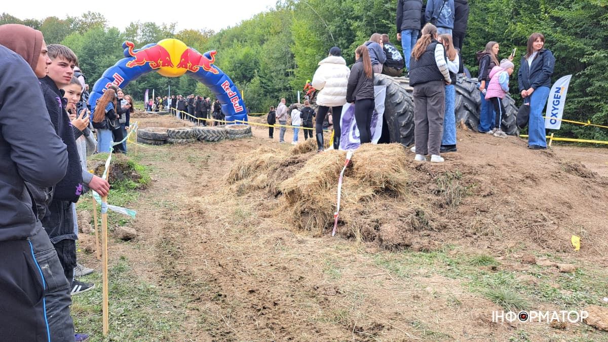 Гори, мотоцикли та шалена енергія: на Коломийщині відбулись змагання з хард-ендуро "O’Kurwaaa Bobr" 3