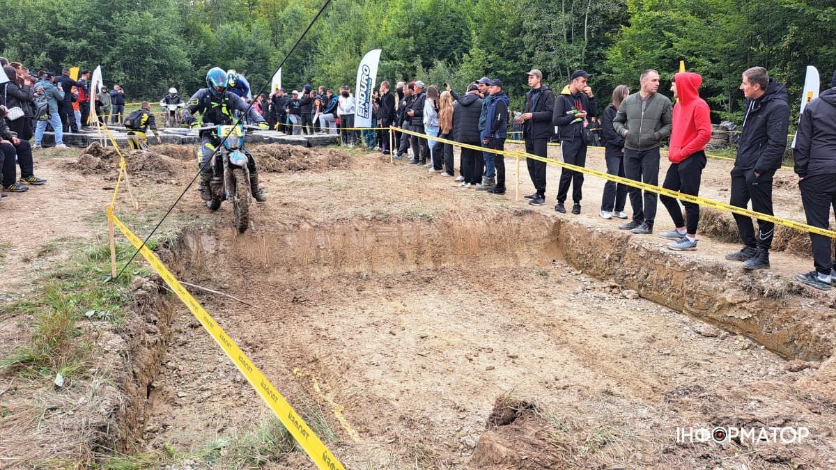 Гори, мотоцикли та шалена енергія: на Коломийщині відбулись змагання з хард-ендуро "O’Kurwaaa Bobr" 4